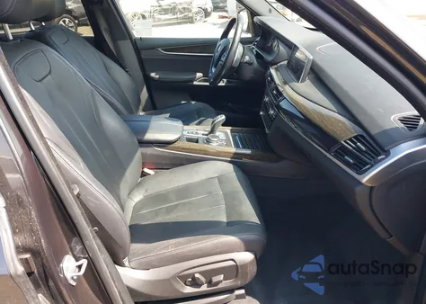 2018 BMW X5 xDrive35I z USA, uszkodzony, nr VIN 5UXKR0C55JL076382